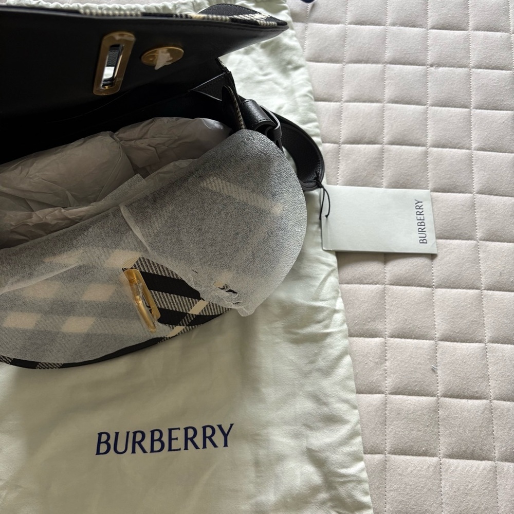 AUTHENTIC Burberry Black & Cream Checkered Shoulder Bag with Gold Closure - Picture 8 of 8